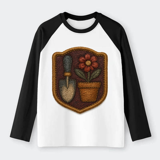 Garden trowel with flower pot - gardener badge - Raglan Long Sleeve T-Shirt - Black