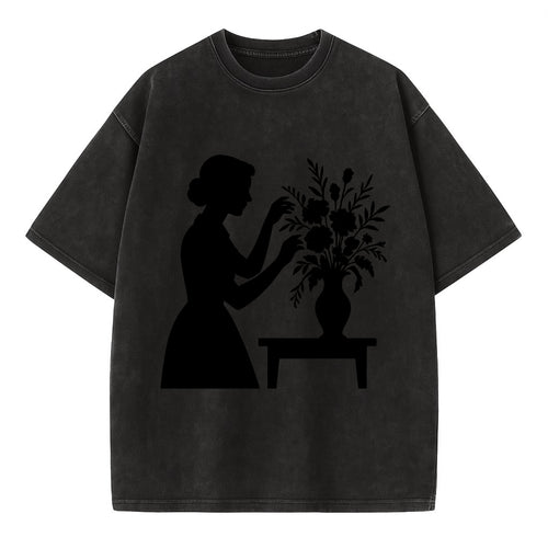 Florist arranging dramatic bouquet - Vintage T-shirt