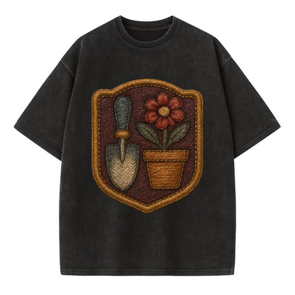 Garden trowel with flower pot - gardener badge - Vintage T-shirt - Black