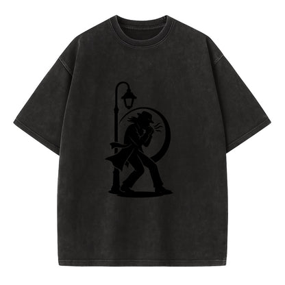 Blues harmonica player under streetlight - Vintage T-shirt - Black