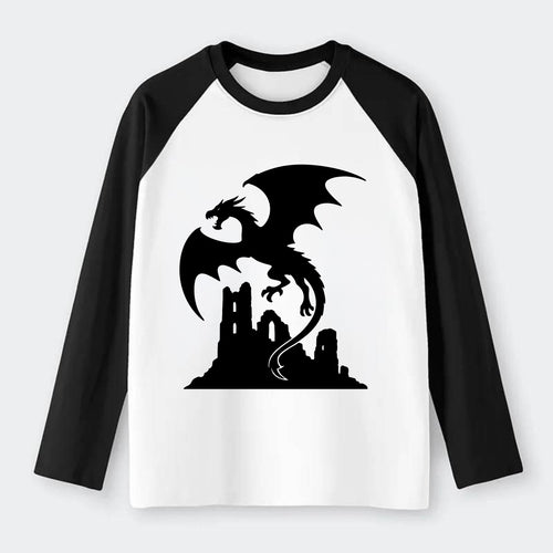 Dragon flying over castle ruins - Raglan Long Sleeve T-Shirt