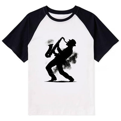 Saxophonist playing jazz in smoky room - Contrast Raglan T-shirt - Black