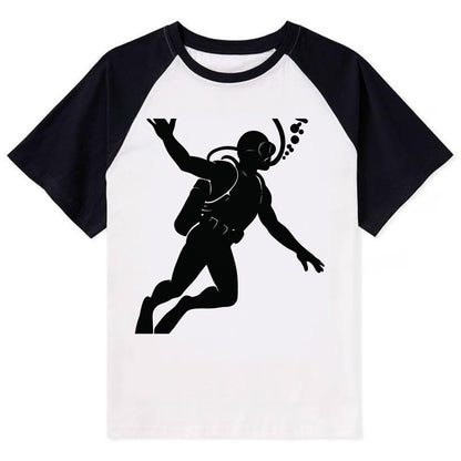 Scuba diver descending with gear - Contrast Raglan T-shirt - Black