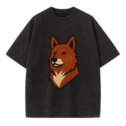 Finnish Spitz - Fox-red pointed ears embroidered pose - Vintage T-shirt - Black
