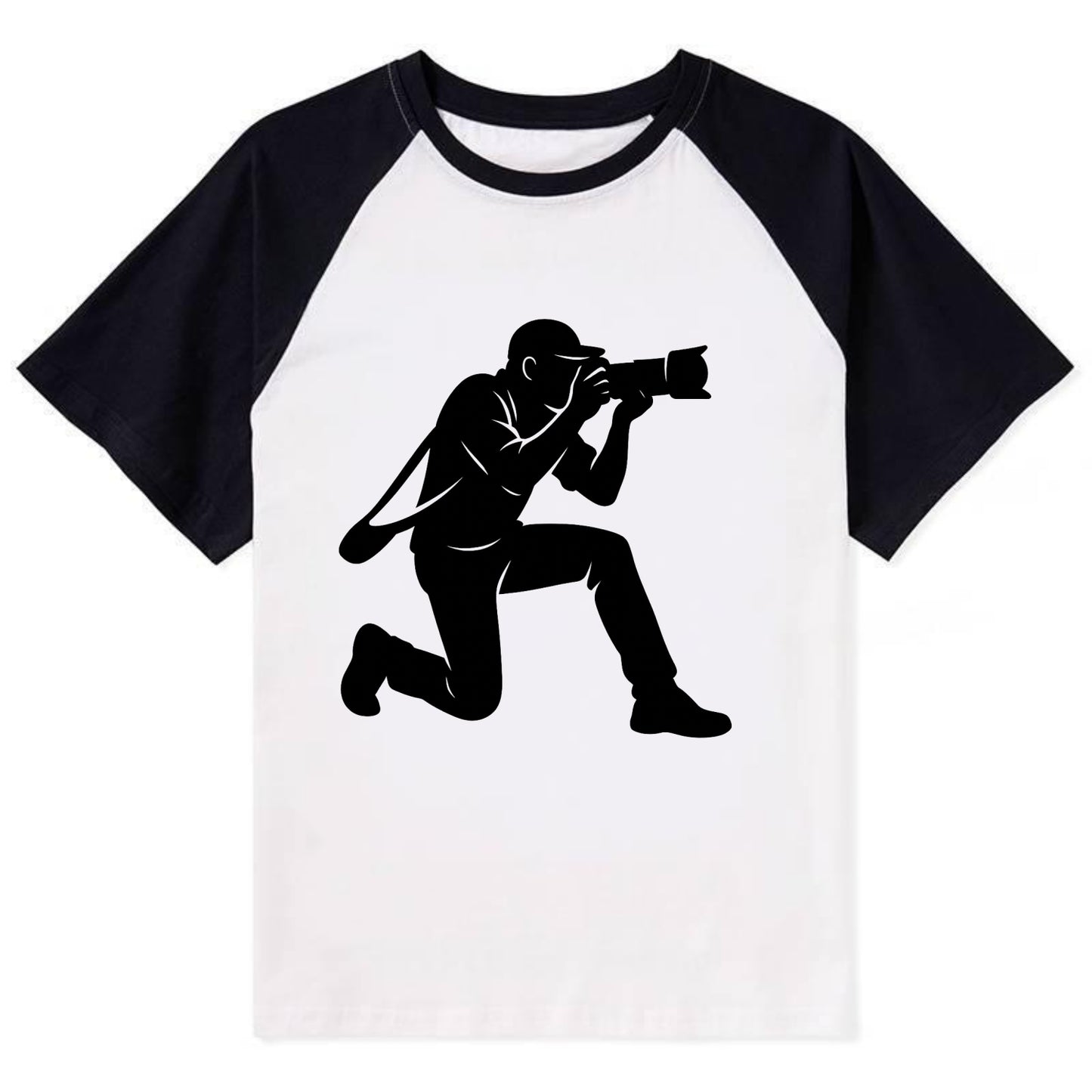 Photographer capturing perfect shot - Contrast Raglan T-shirt - Black