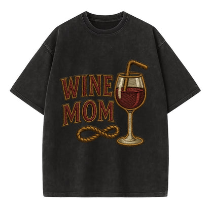 Wine Mom  - Vintage T-shirt - Black