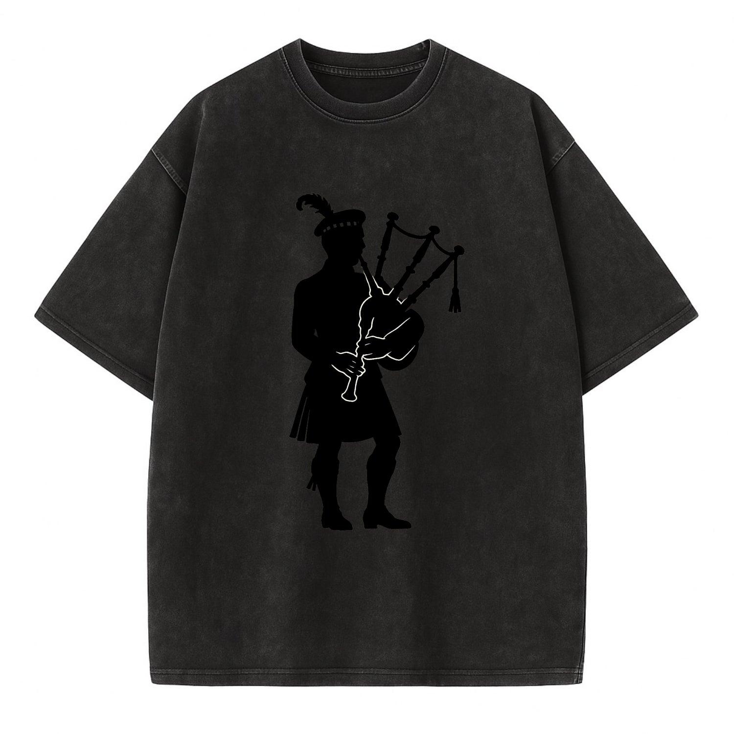 Bagpiper in traditional stance - Vintage T-shirt - Black