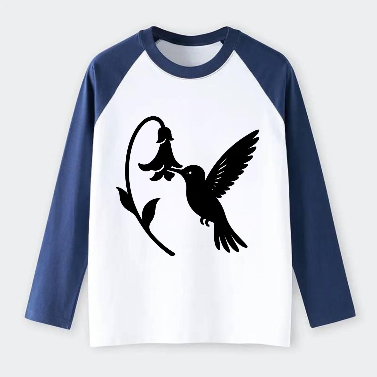 Hummingbird hovering at flower - Raglan Long Sleeve T-Shirt - Blue