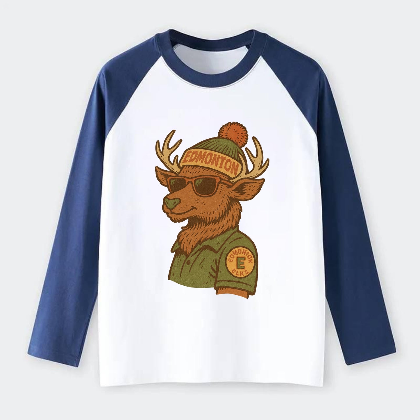 Edmonton Elk wearing Edmonton beanie wit - Raglan Long Sleeve T-Shirt - Blue