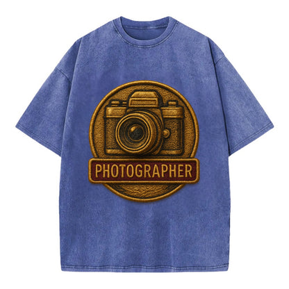 Camera with vintage lens - photographer badge - Vintage T-shirt - Blue