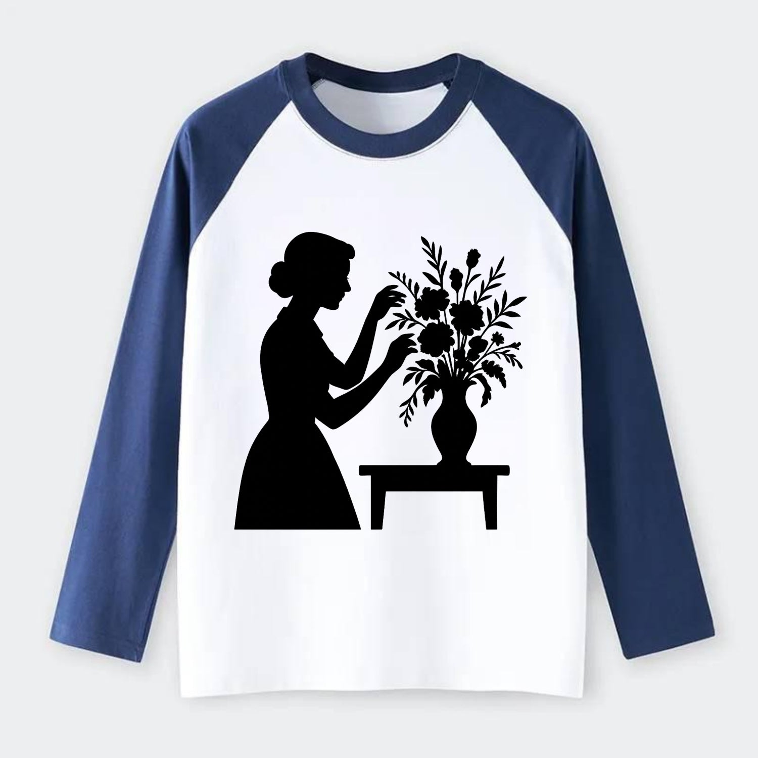 Florist arranging dramatic bouquet - Raglan Long Sleeve T-Shirt - Blue