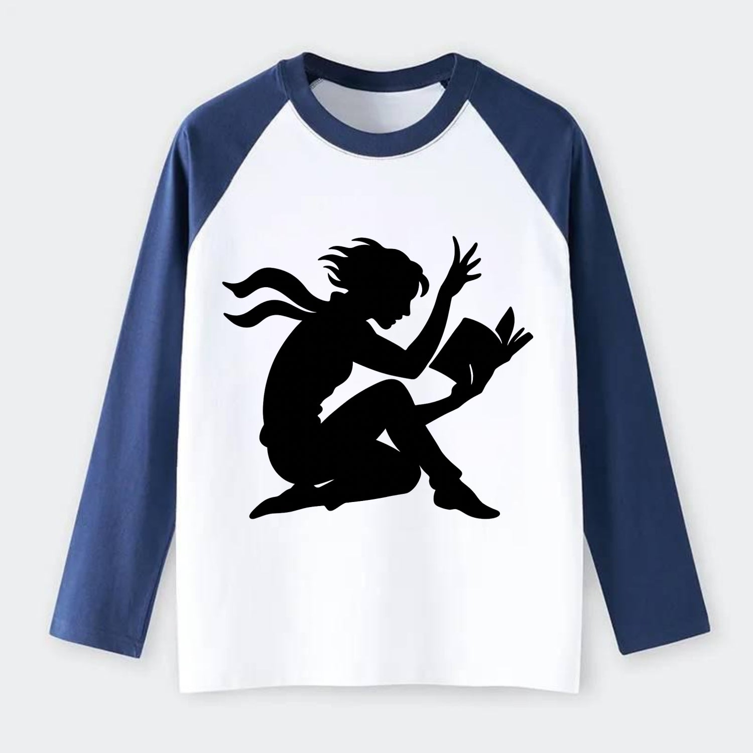 Reader lost in book moment - Raglan Long Sleeve T-Shirt - Blue