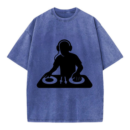 DJ with turntables and headphones - Vintage T-shirt - Blue