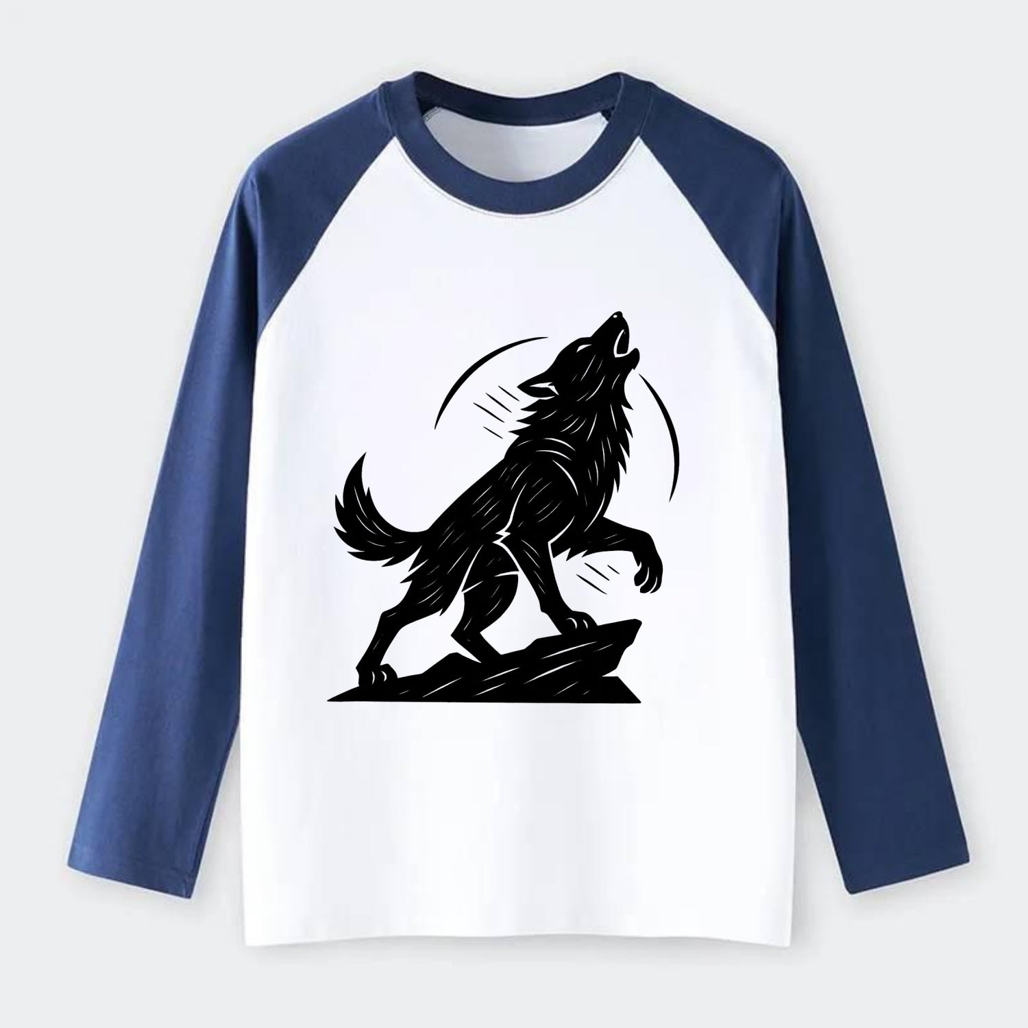 Wolf howling at full moon - Raglan Long Sleeve T-Shirt - Blue