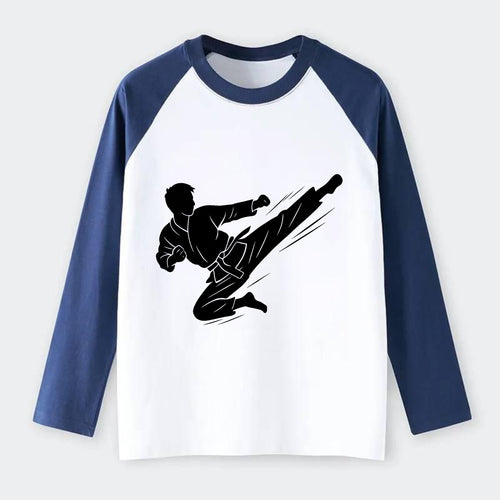 Korean taekwondo flying kick - Raglan Long Sleeve T-Shirt