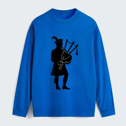 Bagpiper in traditional stance - Classic Long Sleeve Shirt - Blue