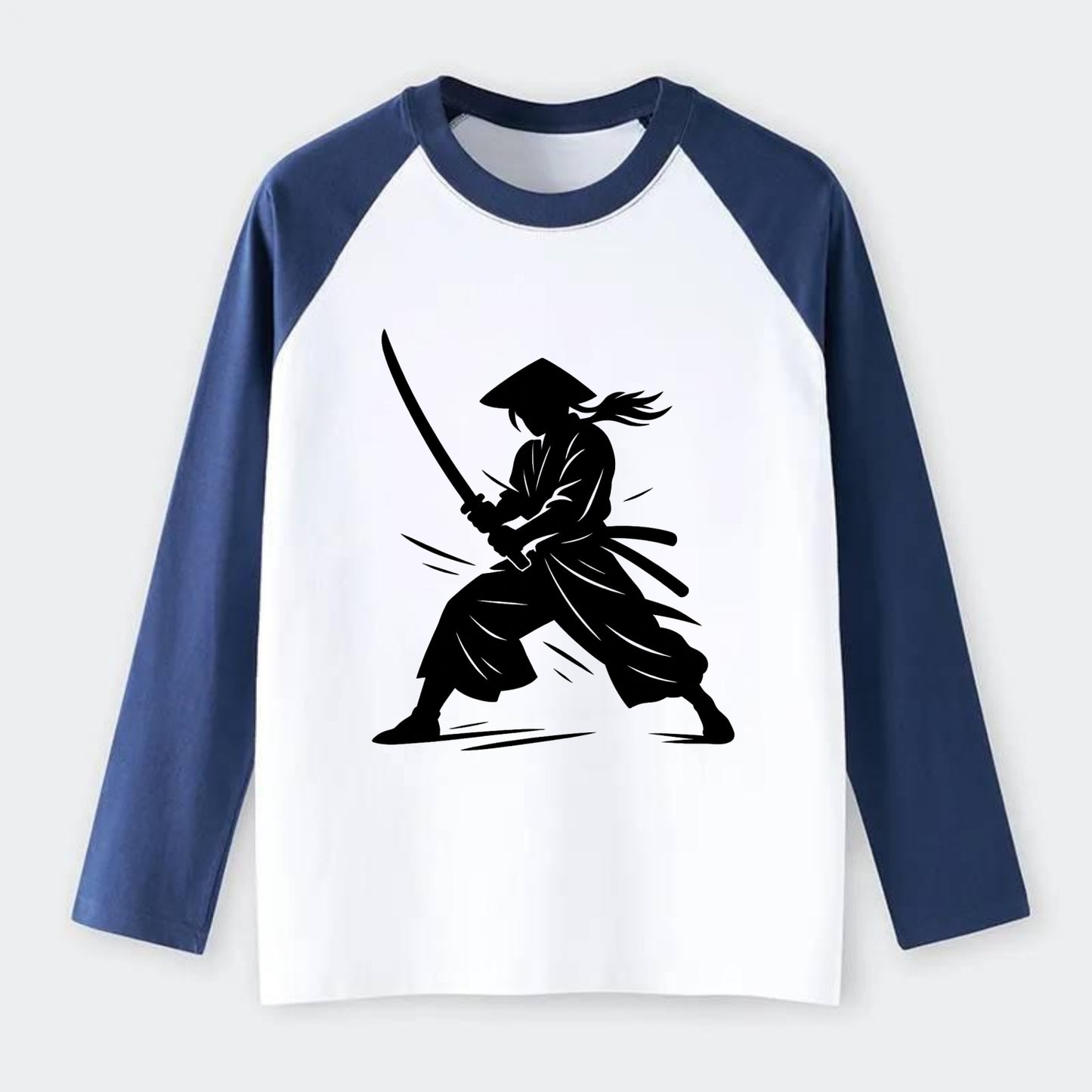 Samurai in battle-ready stance - Raglan Long Sleeve T-Shirt - Blue
