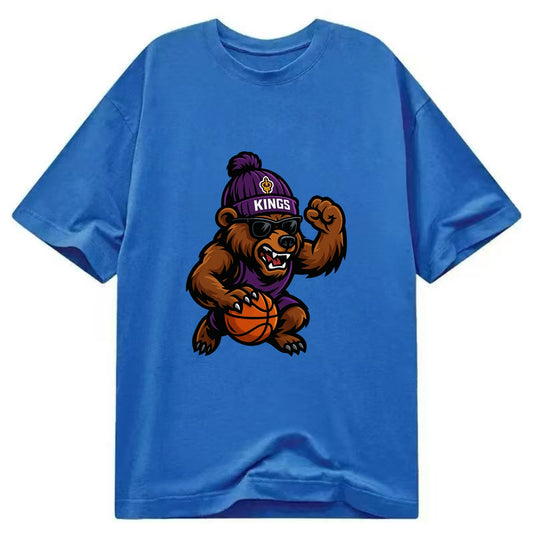 California Grizzly wearing Kings beanie with royal scepter patch and wayfarer - Classic T-shirt - Blue