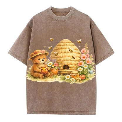 SKEP HIVE | Traditional straw beehive | Cottage garden setting | Buzzing activity - Vintage T-shirt - Brown