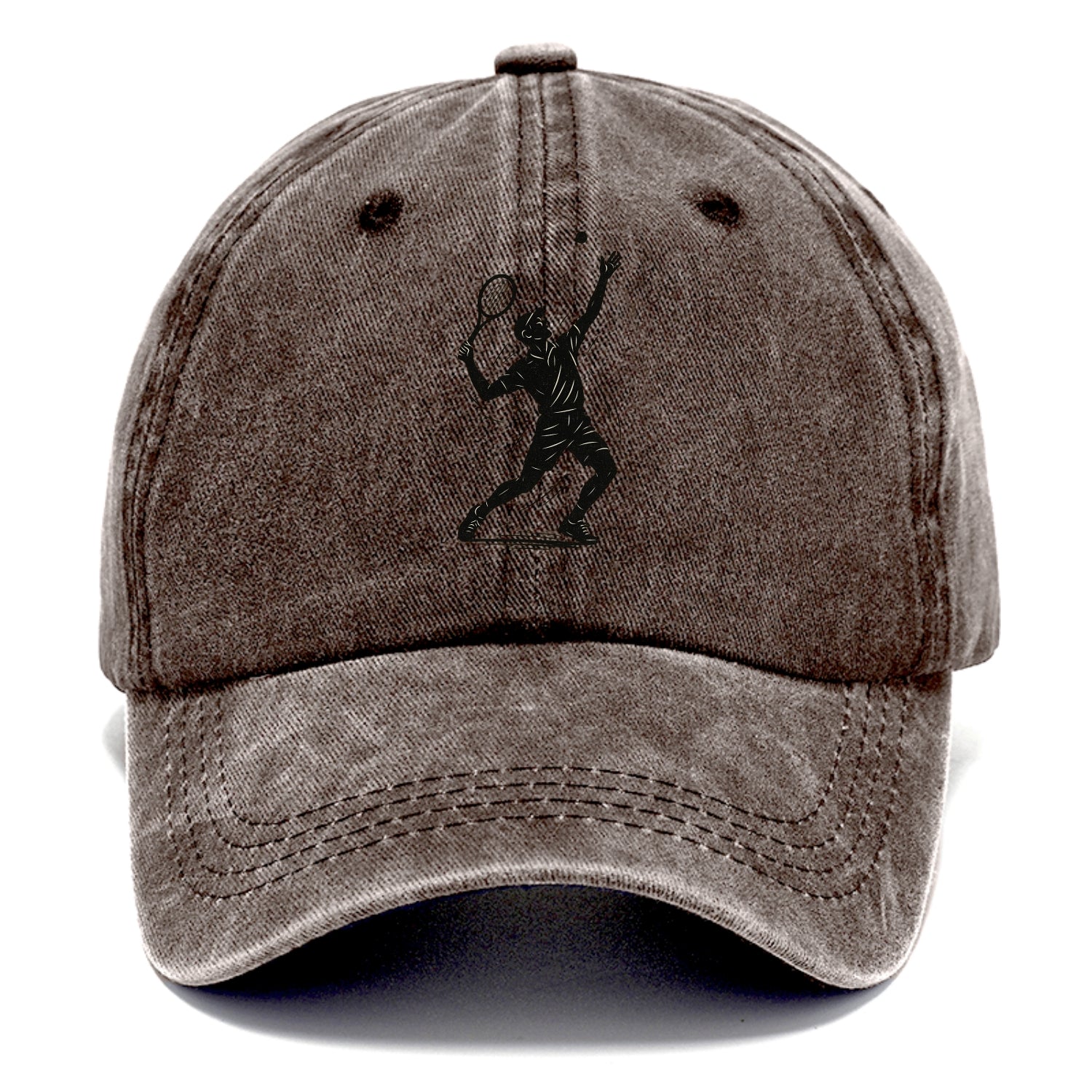 Tennis player serving with powerful form - Classic Cap - Brown