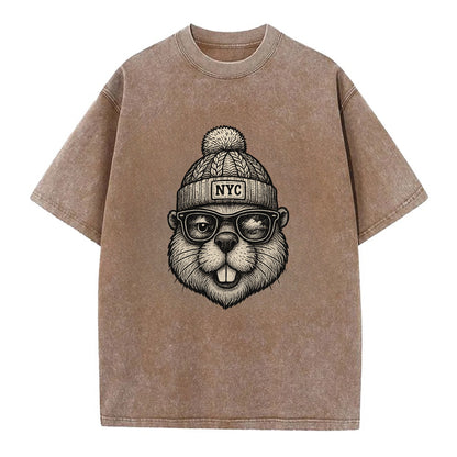 New York Beaver wearing NYC beanie with pom pom and wayfarer sunglasses - Vintage T-shirt - Brown