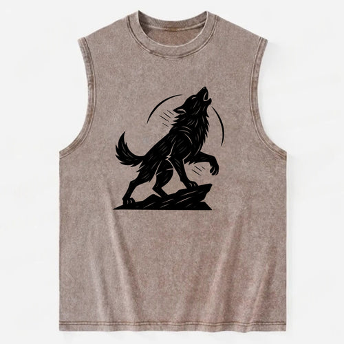 Wolf howling at full moon - Vintage Washed Tank