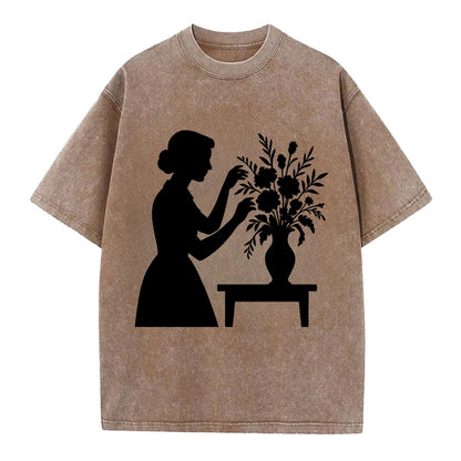 Florist arranging dramatic bouquet - Vintage T-shirt - Brown