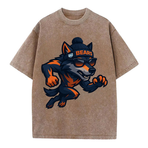Chicago Wolf wearing Bears beanie with Lake Michigan patch and wayfarer sunglasses - Vintage T-shirt