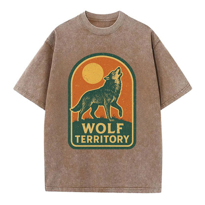 Wolf Territory Marking  - Vintage T-shirt - Brown