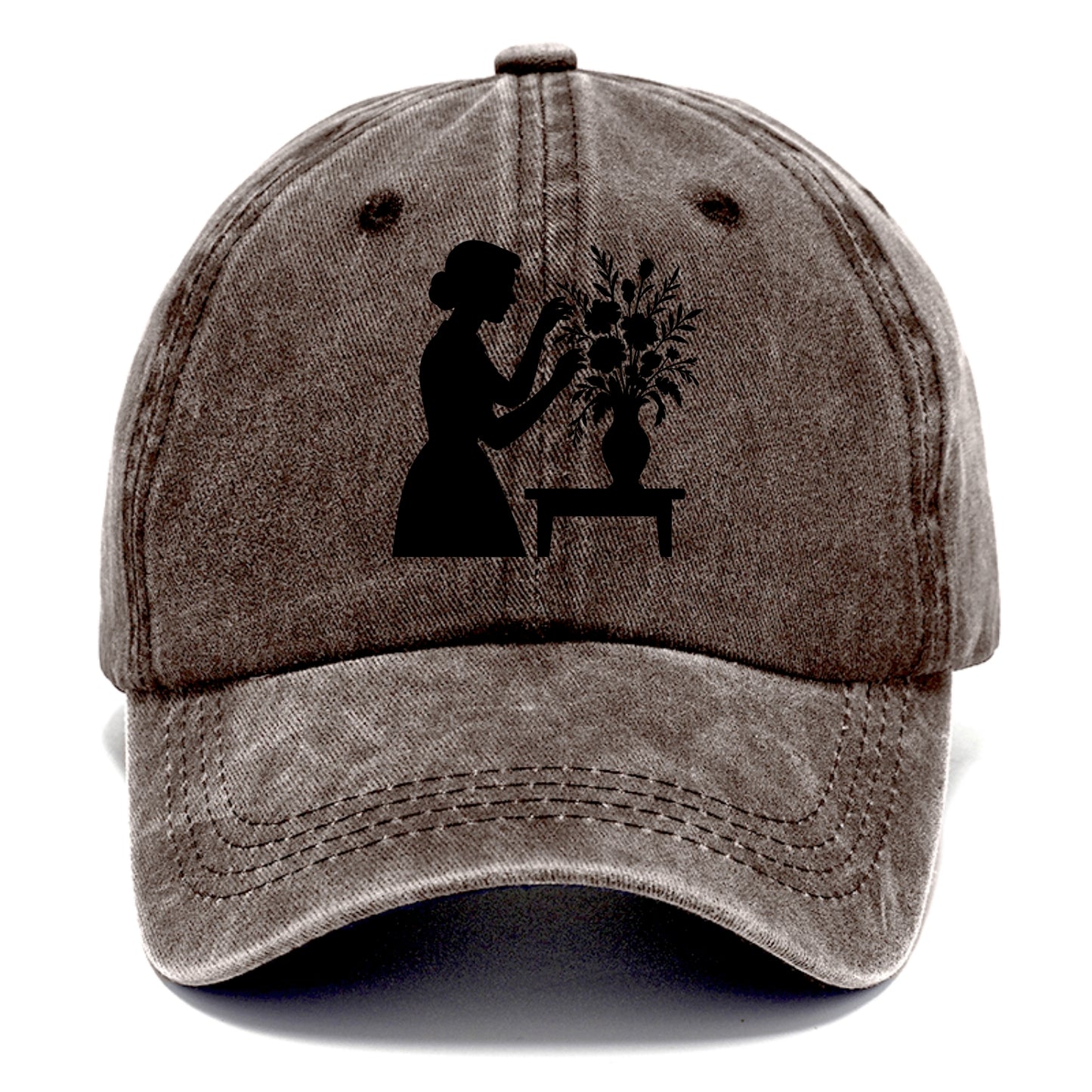 Florist arranging dramatic bouquet - Classic Cap - Brown