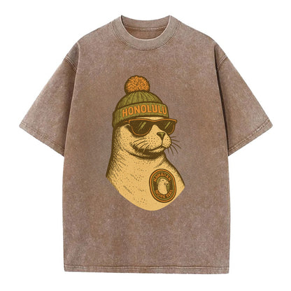 Hawaii Monk Seal wearing Honolulu beanie with pom pom and wayfarer sunglasses - Vintage T-shirt - Brown