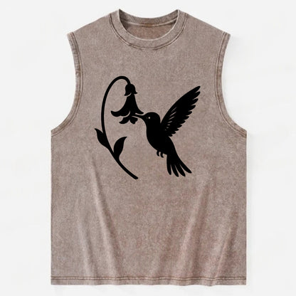 Hummingbird hovering at flower - Vintage Washed Tank - Brown