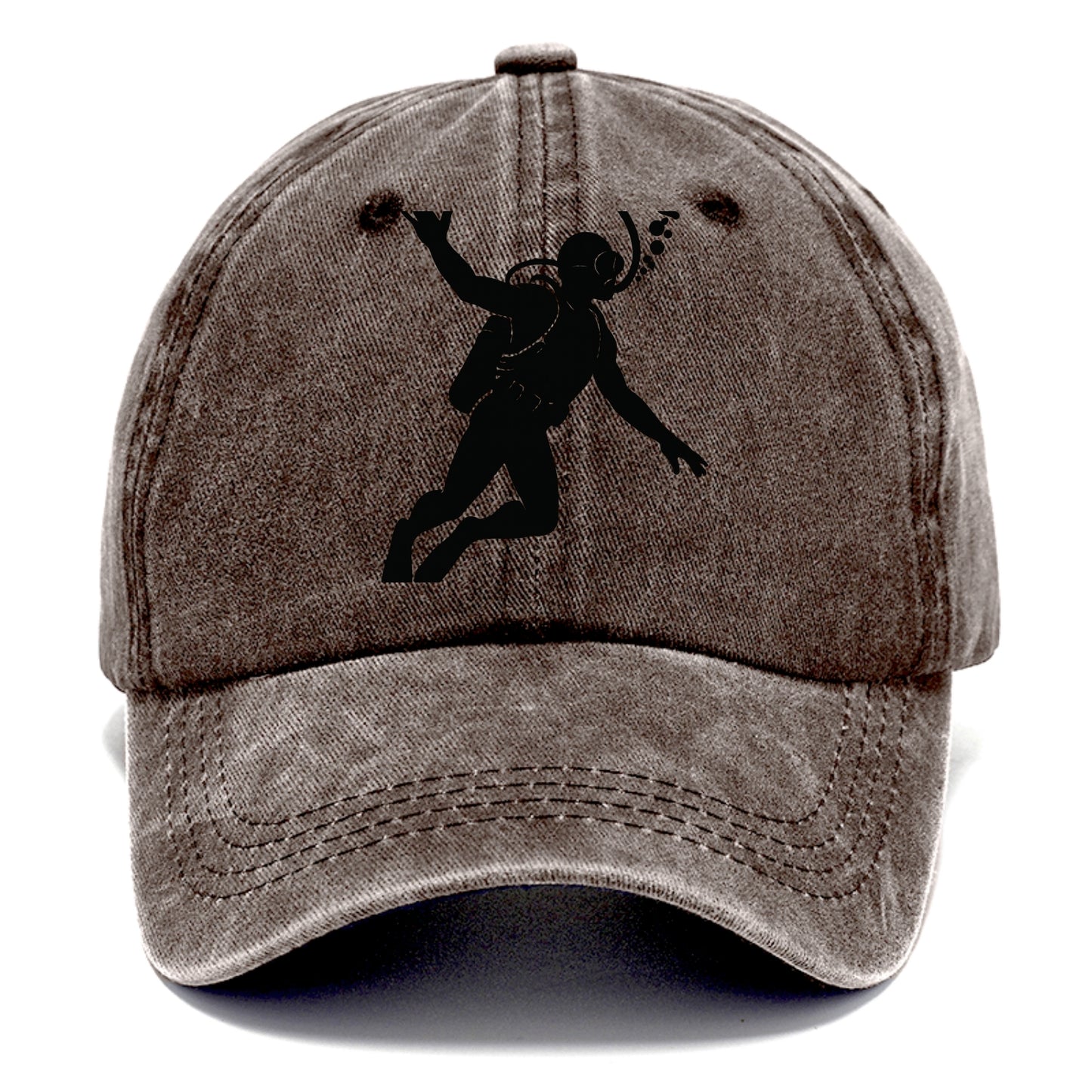 Scuba diver descending with gear - Classic Cap - Brown