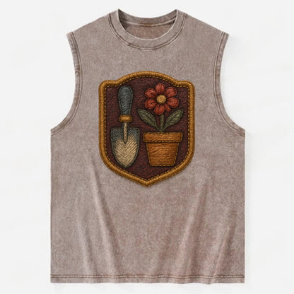 Garden trowel with flower pot - gardener badge - Vintage Washed Tank - Brown