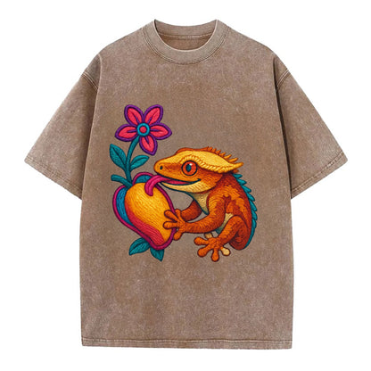 Crested Gecko - Vintage T-shirt - Brown