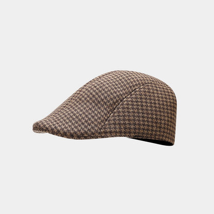 Chic Houndstooth Beret: British Style Winter Hat