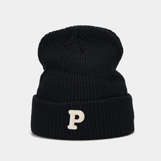 Chunky Knit P Beanie: Cozy & Chic Fall/Winter Hat
