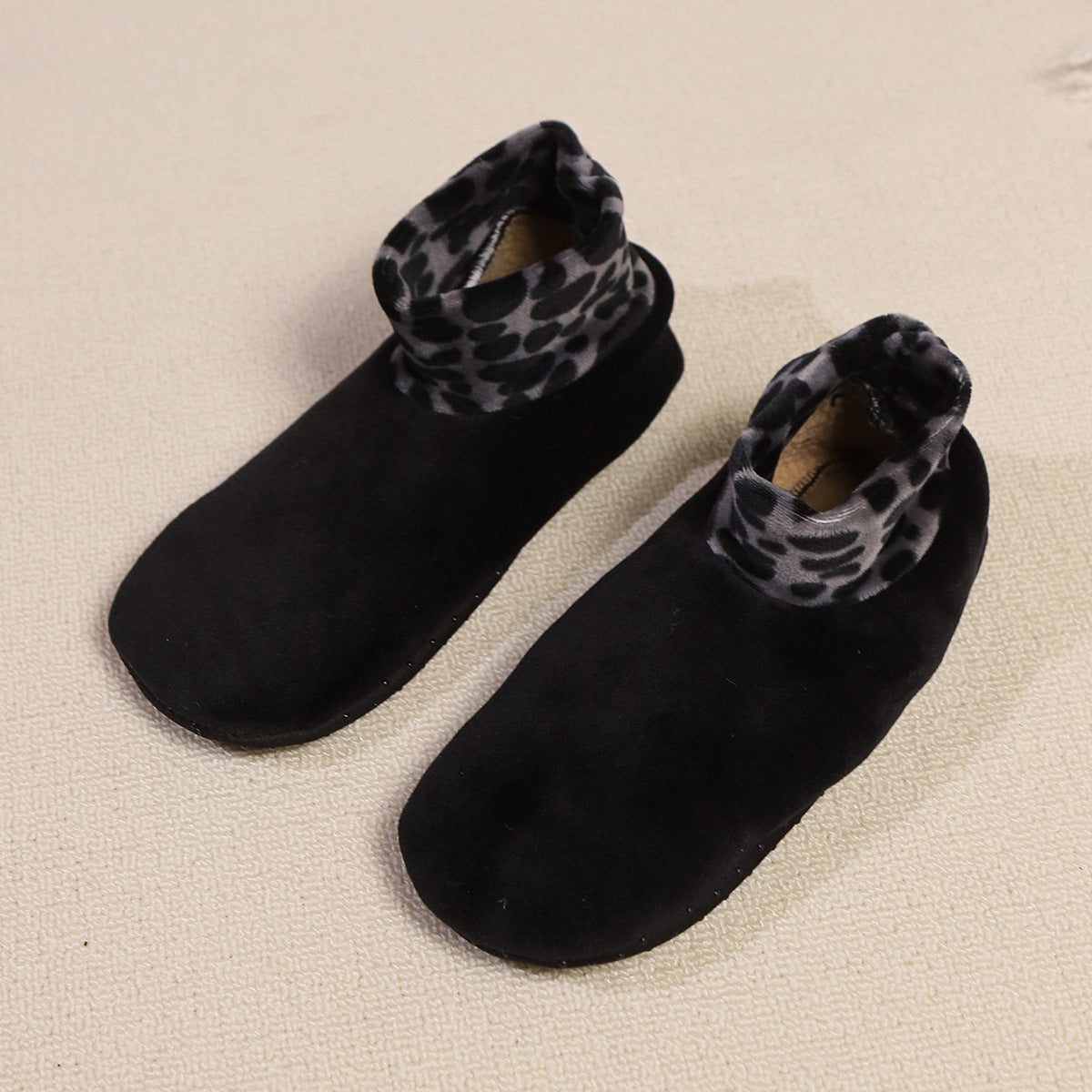 Cozy Leopard Fleece-Lined Winter Socks