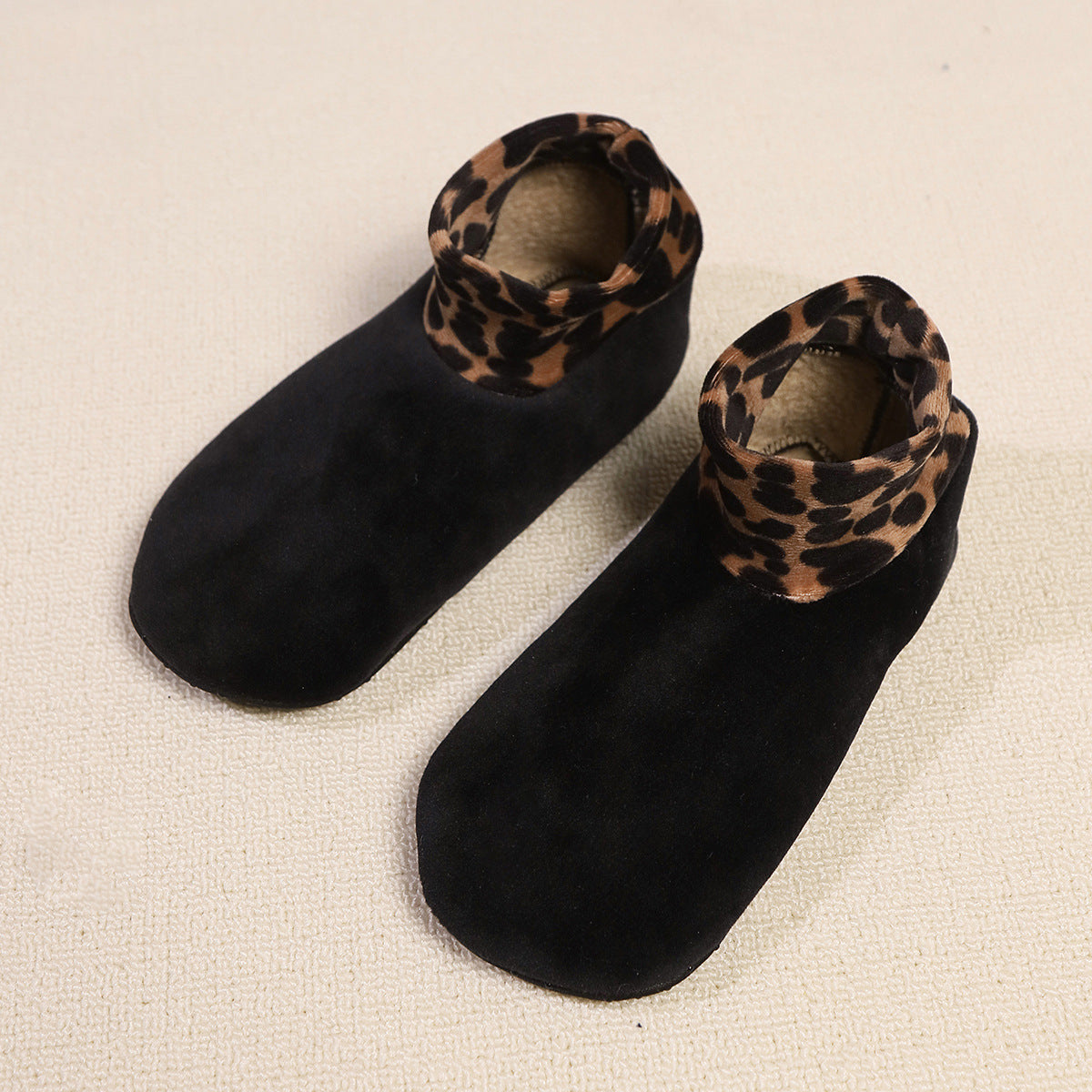 Cozy Leopard Fleece-Lined Winter Socks