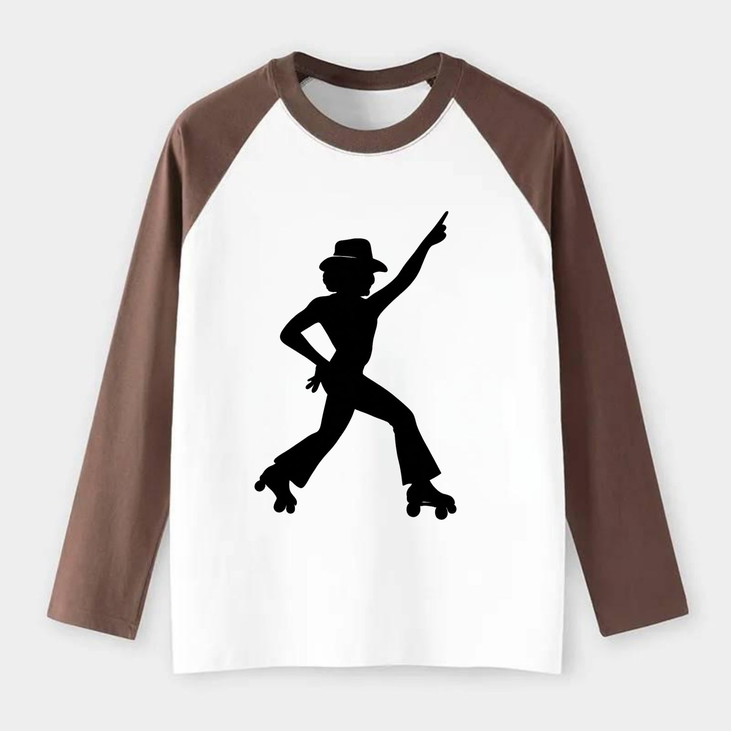 Retro roller skater in disco pose - Raglan Long Sleeve T-Shirt - Coffee