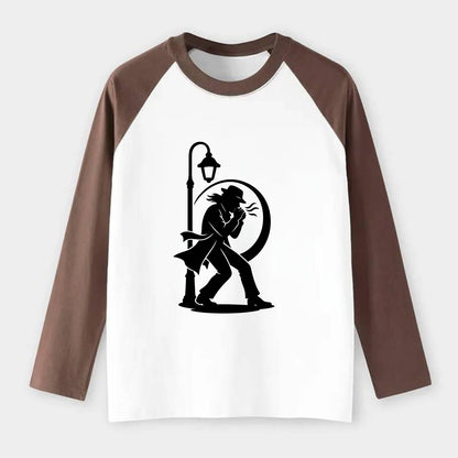 Blues harmonica player under streetlight - Raglan Long Sleeve T-Shirt - Coffee
