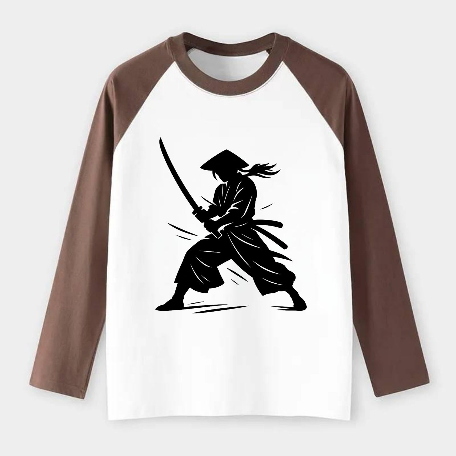 Samurai in battle-ready stance - Raglan Long Sleeve T-Shirt - Coffee