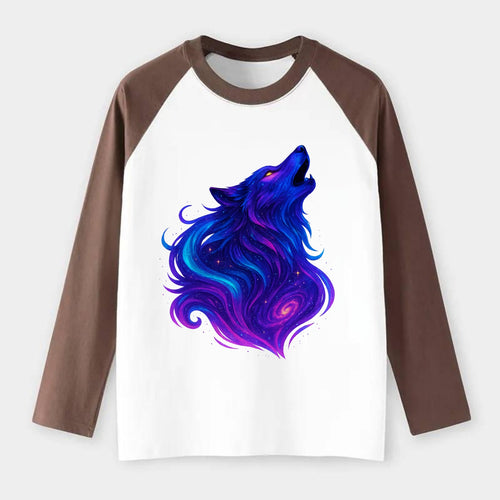 Noble wolf with flowing fur that transforms into aurora borealis - Raglan Long Sleeve T-Shirt