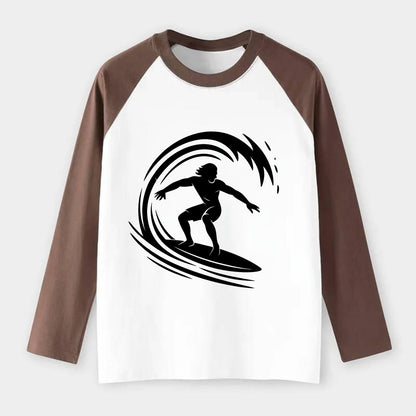 Hawaiian surfer riding big wave - Raglan Long Sleeve T-Shirt - Coffee
