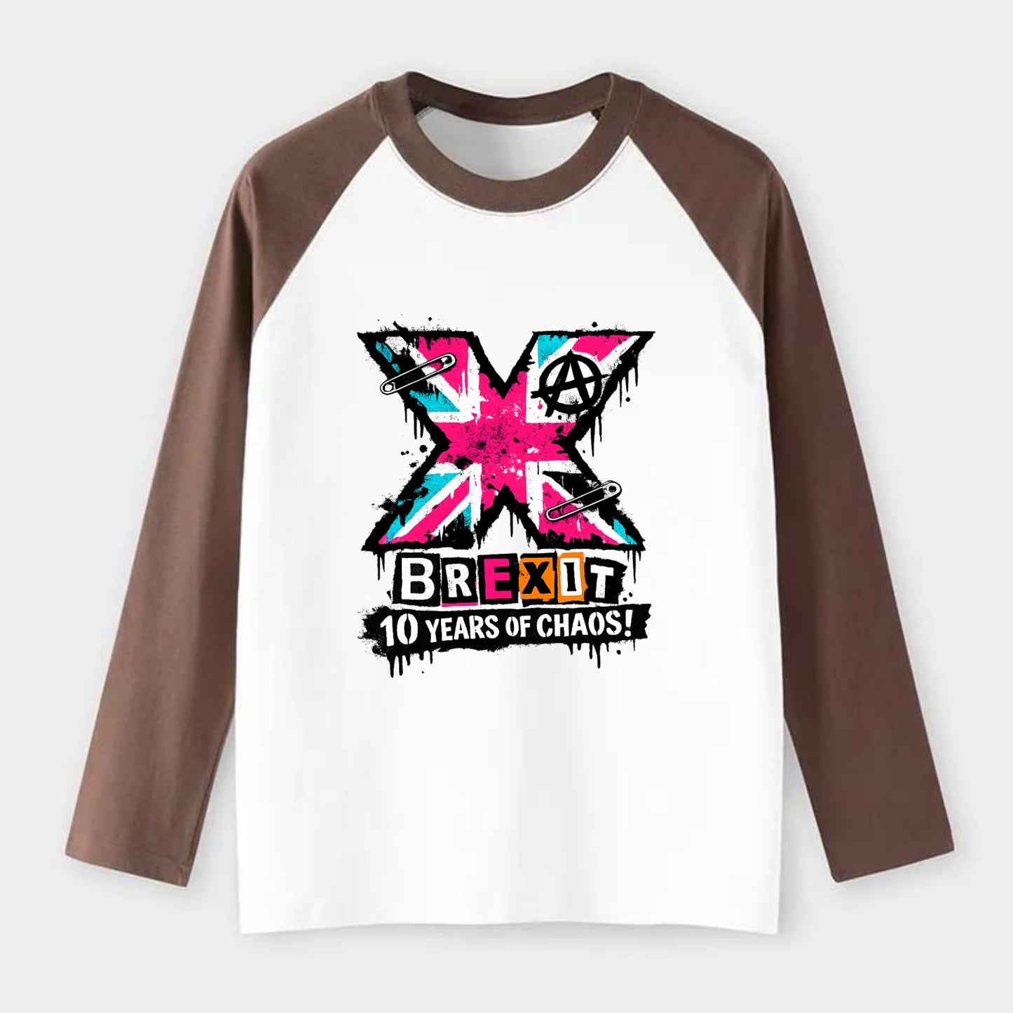 X YEARS | Roman numeral X massive | Union Jack fill pattern | Bold - Raglan Long Sleeve T-Shirt - Coffee