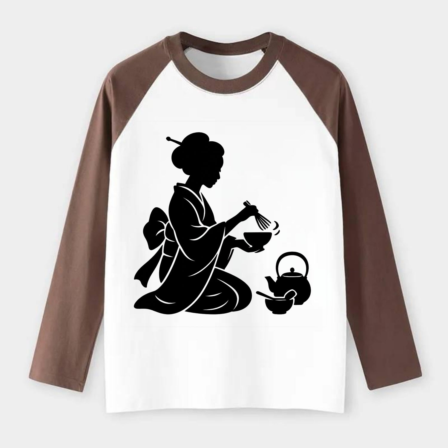 Geisha traditional tea ceremony - Raglan Long Sleeve T-Shirt - Coffee