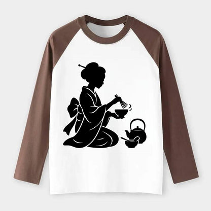 Geisha traditional tea ceremony - Raglan Long Sleeve T-Shirt - Coffee