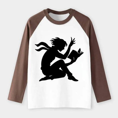 Reader lost in book moment - Raglan Long Sleeve T-Shirt - Coffee