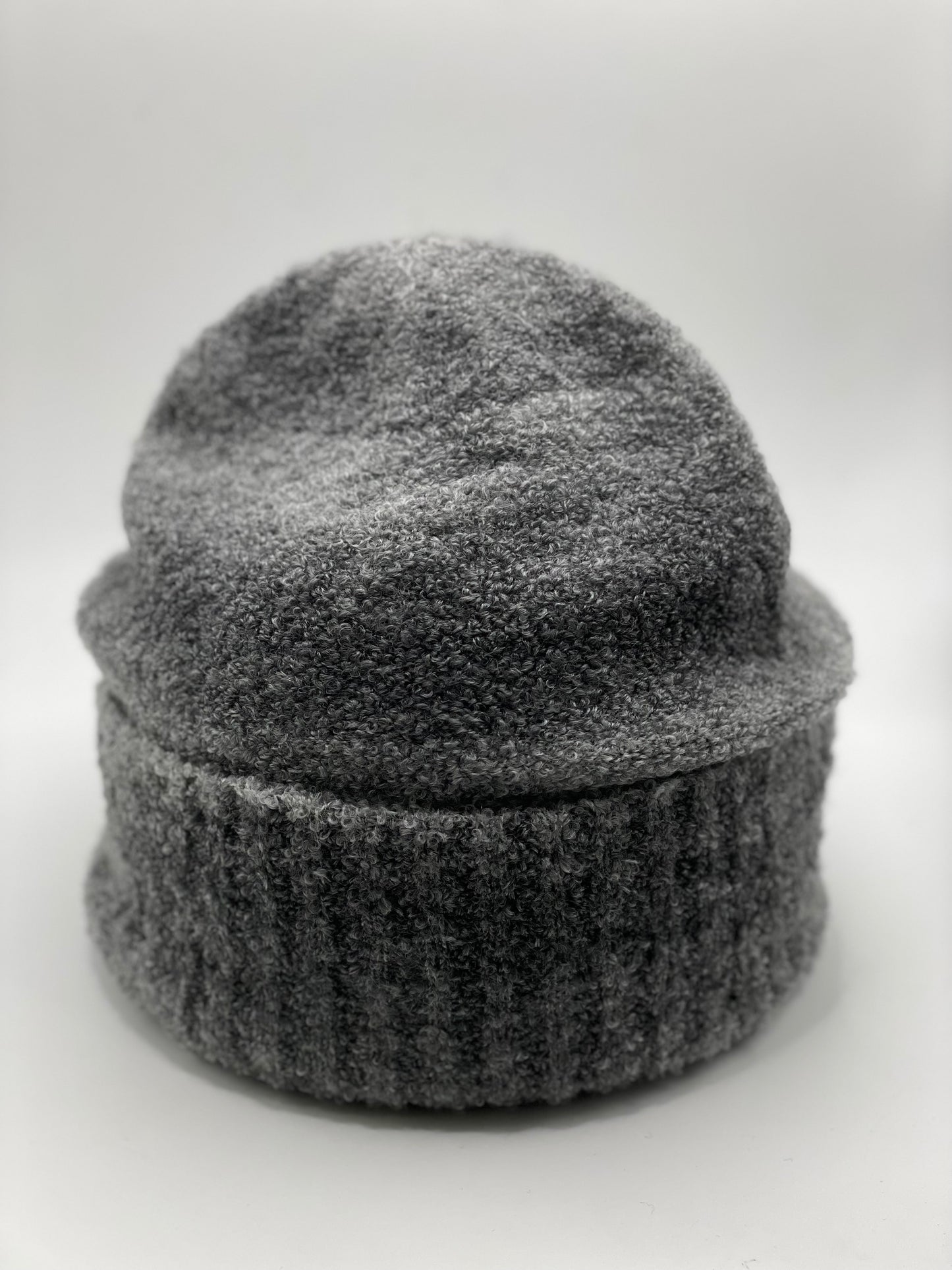 Gorro de punto polar cálido para exteriores con degradado de Pandaize: elegante y versátil.