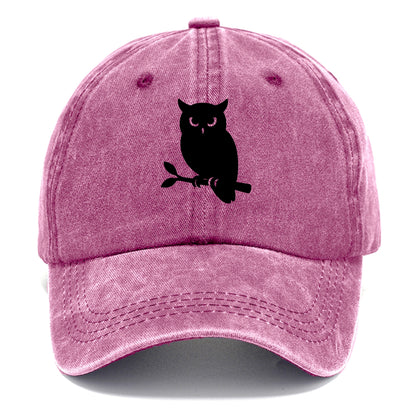 Owl perched on branch at night - Classic Cap - Dusty Rose(Rose)
